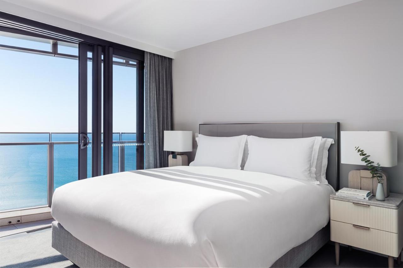 The Langham, Gold Coast And Jewel Residences المظهر الخارجي الصورة A bedroom at the hotel
