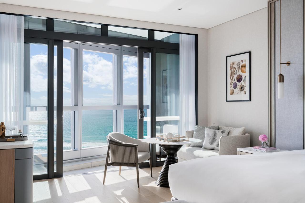 The Langham, Gold Coast And Jewel Residences المظهر الخارجي الصورة A suite at the Ritz-Carlton, South Beach