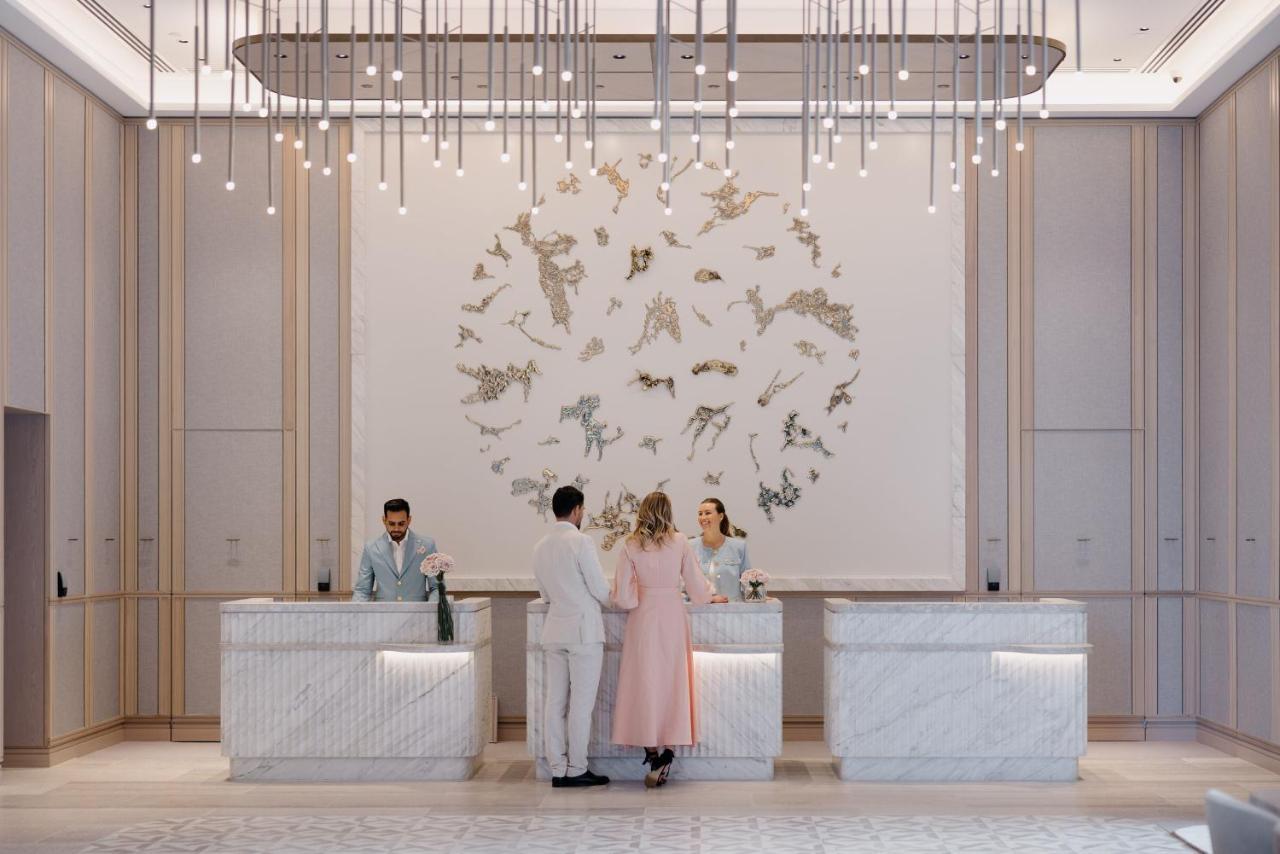 The Langham, Gold Coast And Jewel Residences المظهر الخارجي الصورة The lobby of the hotel
